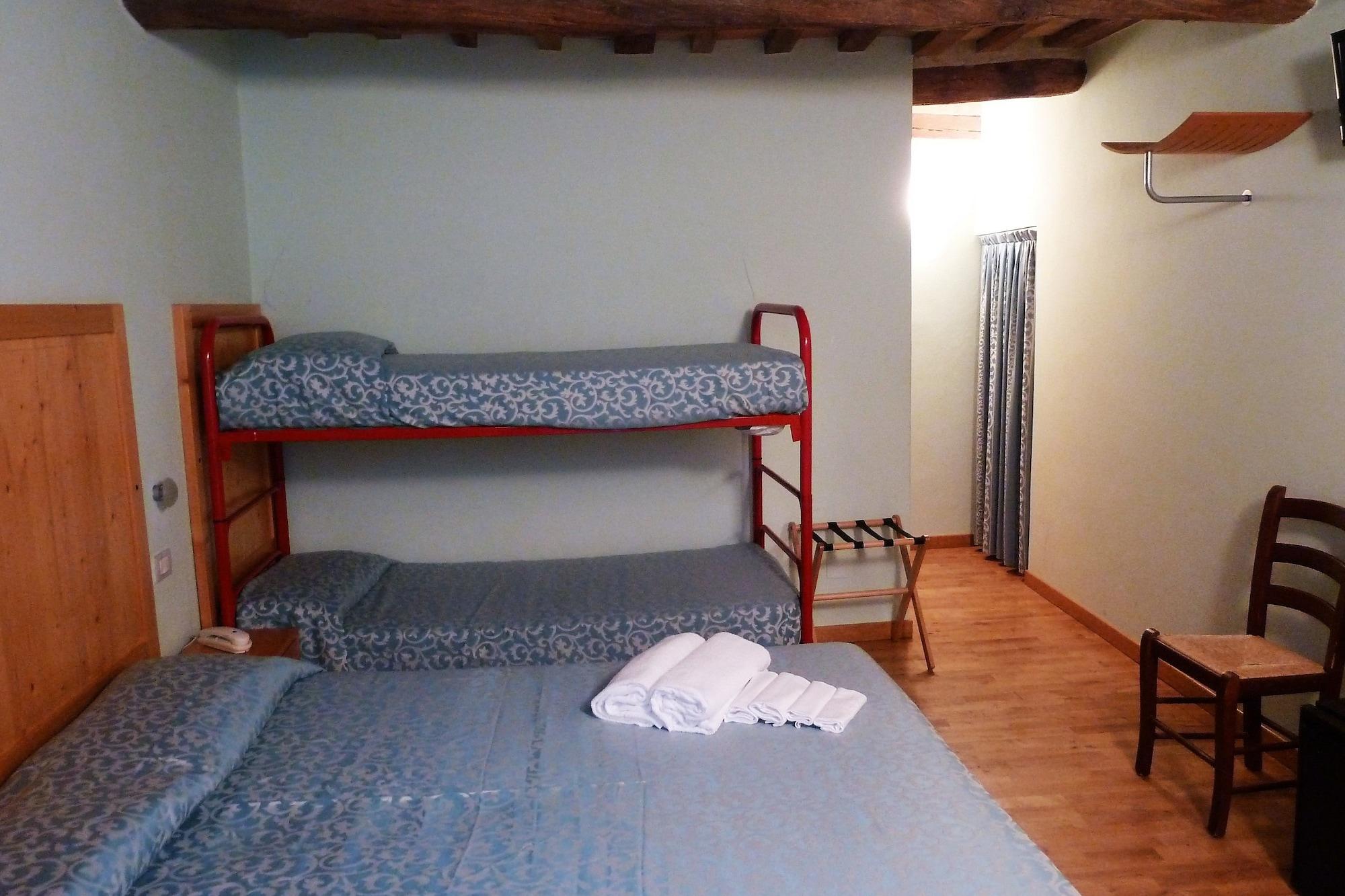 Hotel Tre Ceri Gubbio Buitenkant foto