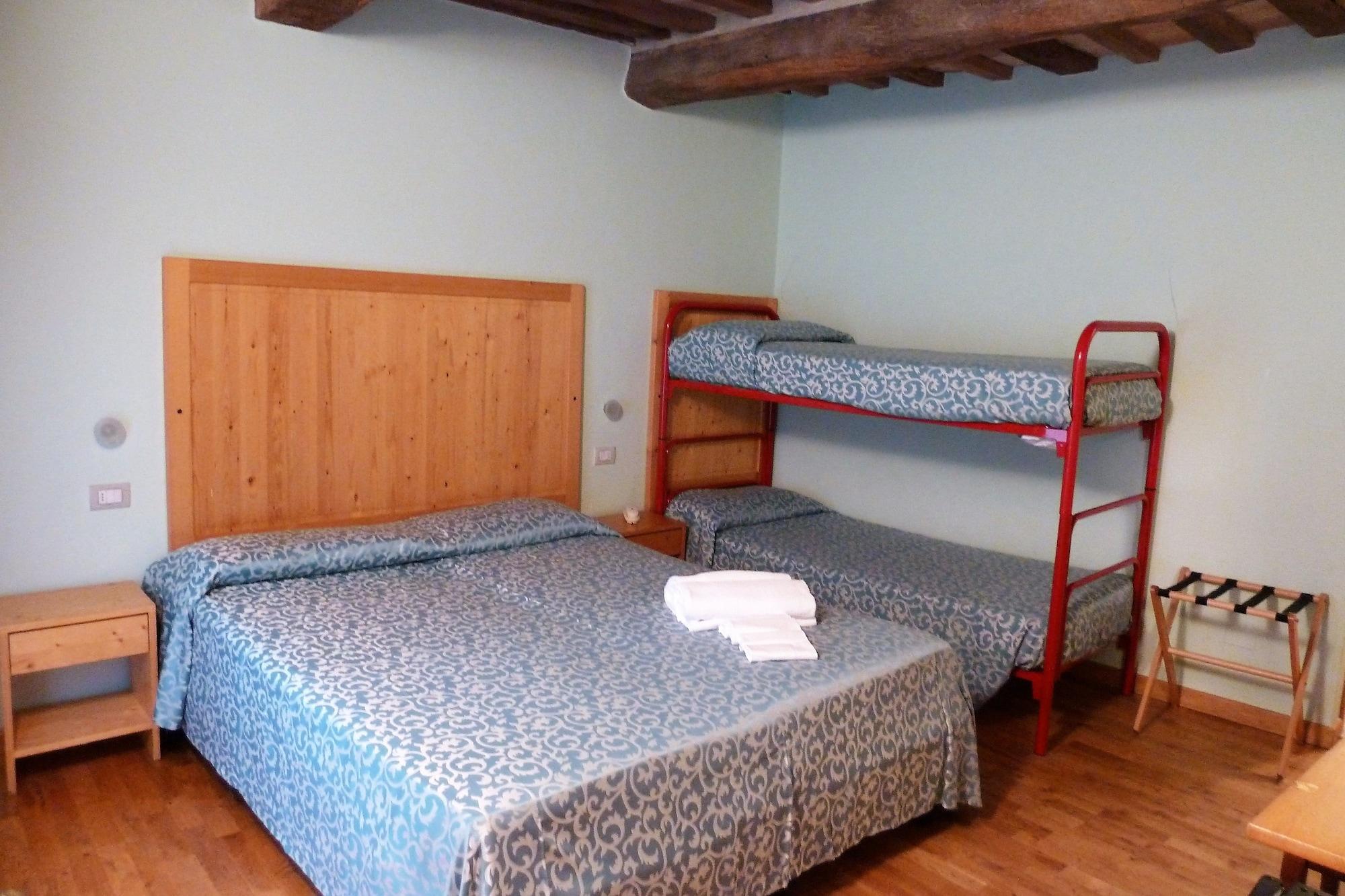 Hotel Tre Ceri Gubbio Buitenkant foto