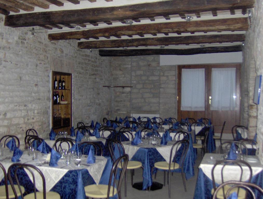 Hotel Tre Ceri Gubbio Buitenkant foto