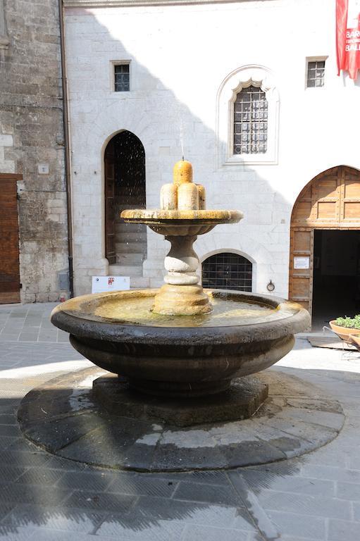 Hotel Tre Ceri Gubbio Buitenkant foto