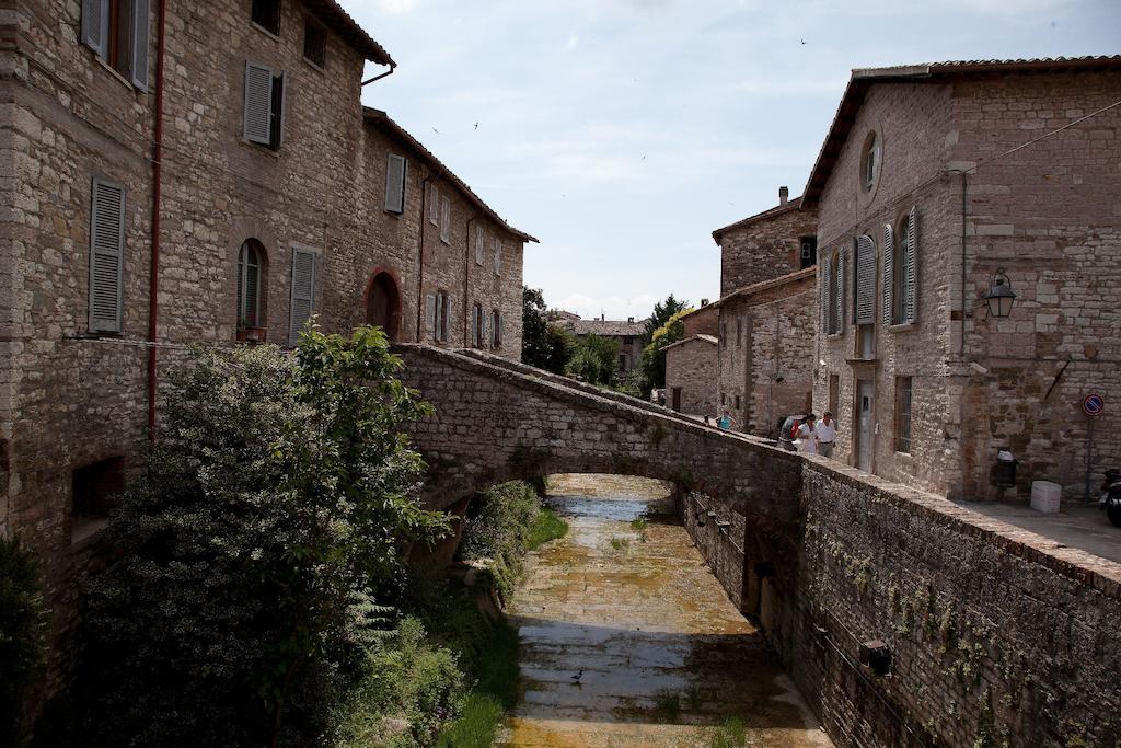 Hotel Tre Ceri Gubbio Buitenkant foto