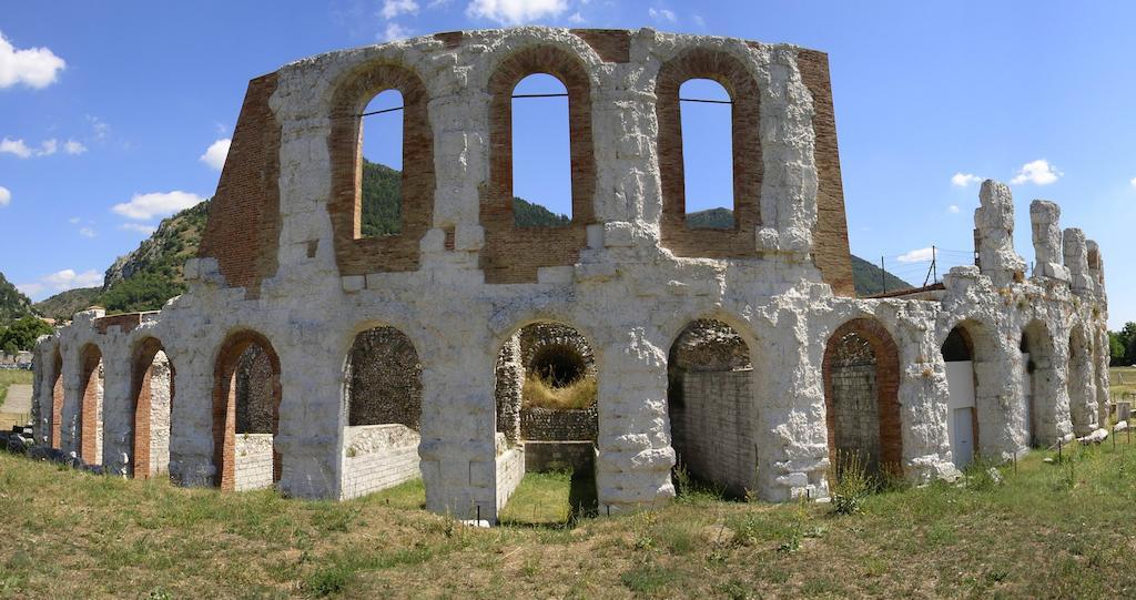 Hotel Tre Ceri Gubbio Buitenkant foto