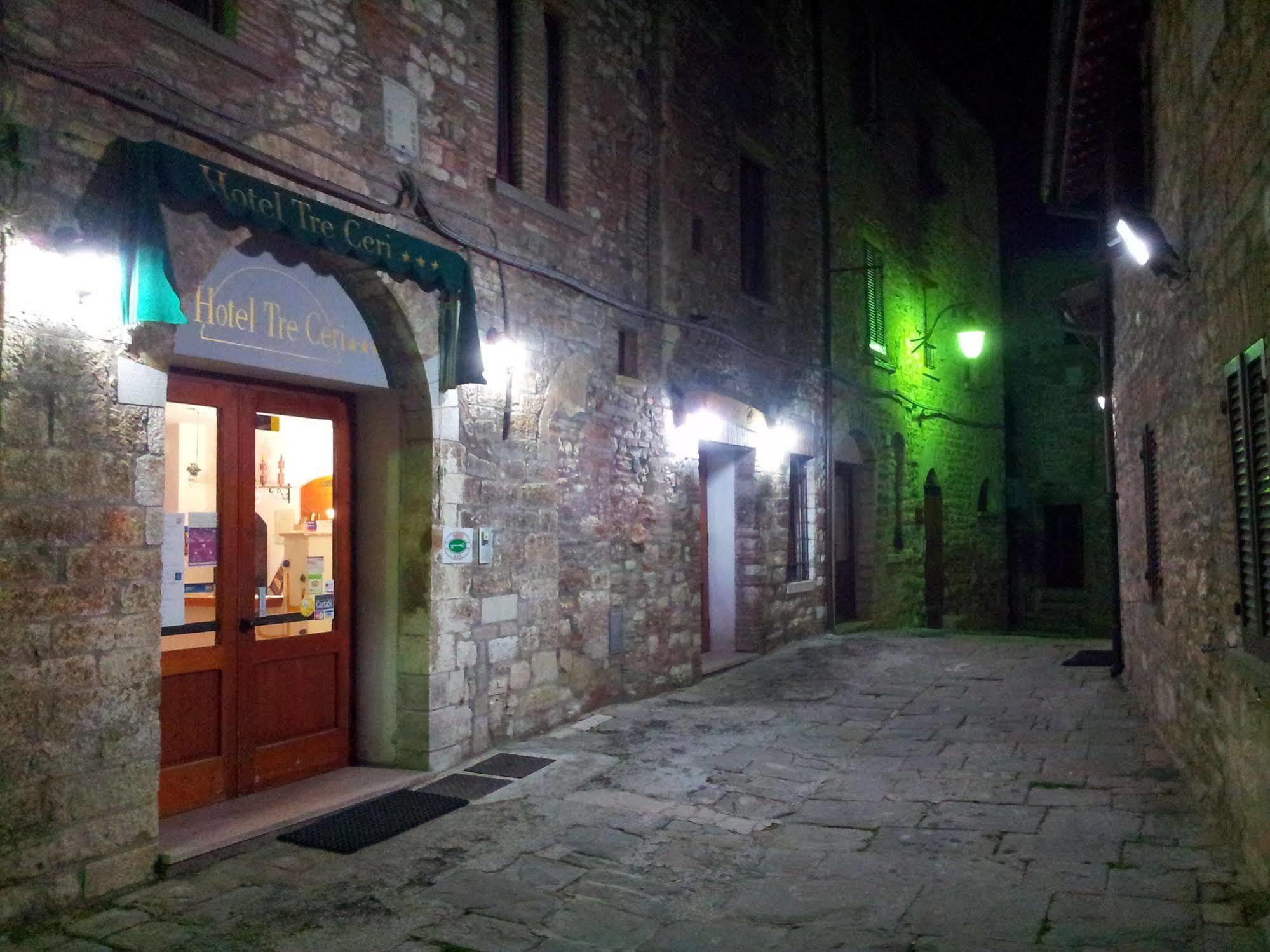 Hotel Tre Ceri Gubbio Buitenkant foto